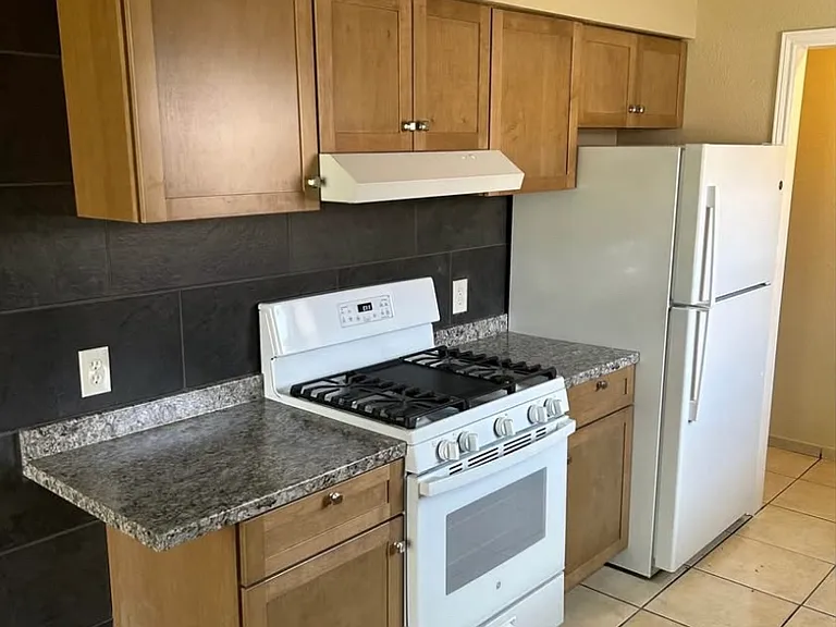 3606 Basswood Dr — Photo 5
