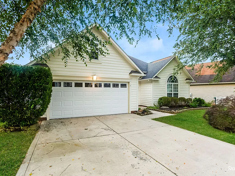 6616 Courtland St — Photo 3
