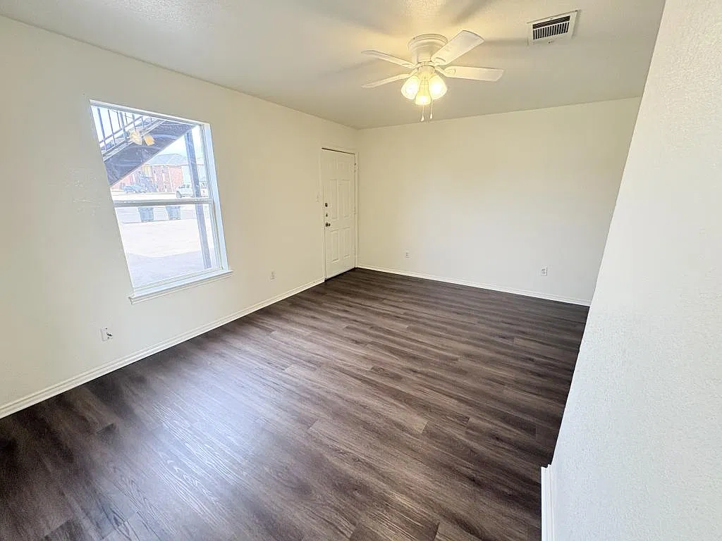 5708 Apt B Greengate Dr — Photo 4