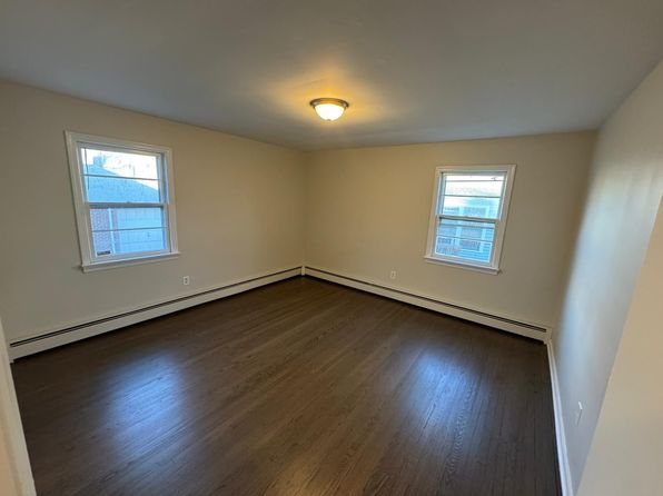 122 Elmwood Ave #1L