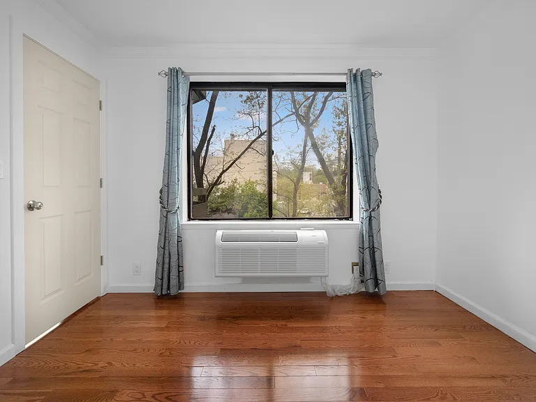 141 Great Neck Rd #2G — Photo 20
