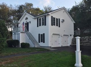 53 Island Rd, Portsmouth, RI 02871