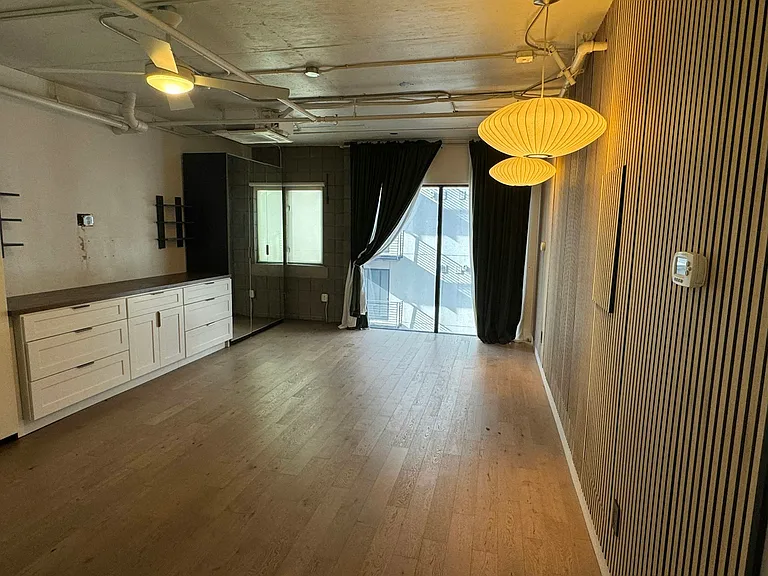 360 W Broadway #206 — Photo 12