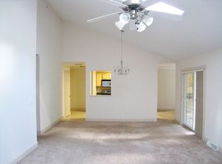 183 Oakbrook Cmns, Clifton Park, NY 12065