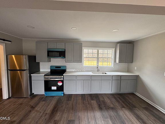 5th image of 119 Fox Pond Rd