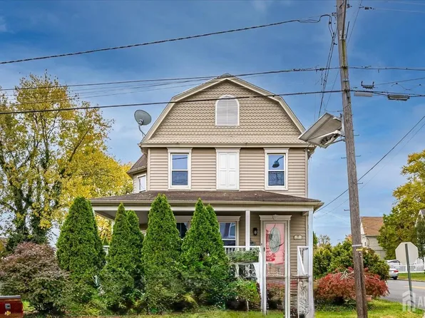 25 Homestead Ave, Avenel, NJ 07001