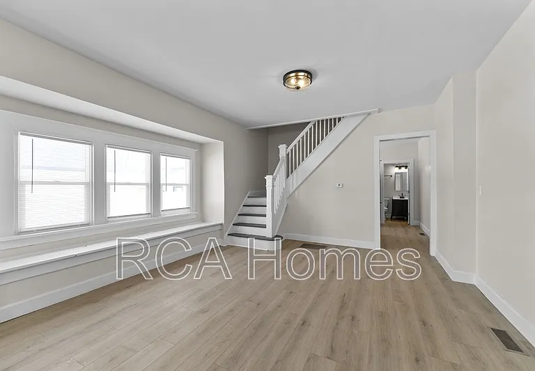 2903 E Michigan St — Photo 4
