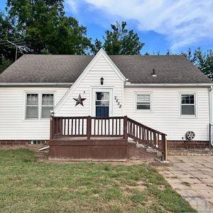 2858 Center St, Sioux City, IA, 51103