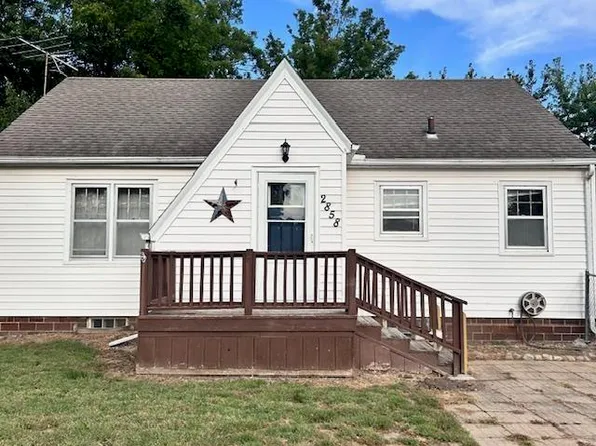 2858 Center St, Sioux City, IA 51103