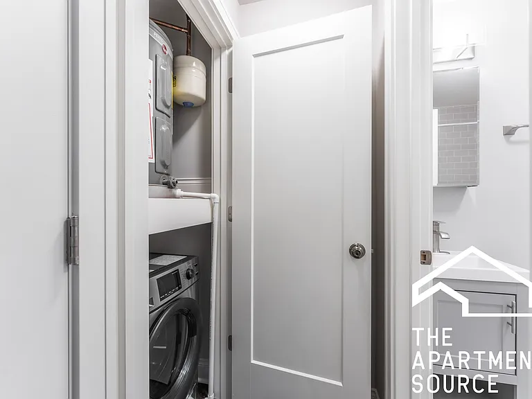 640 W Wrightwood Ave #301 — Photo 5