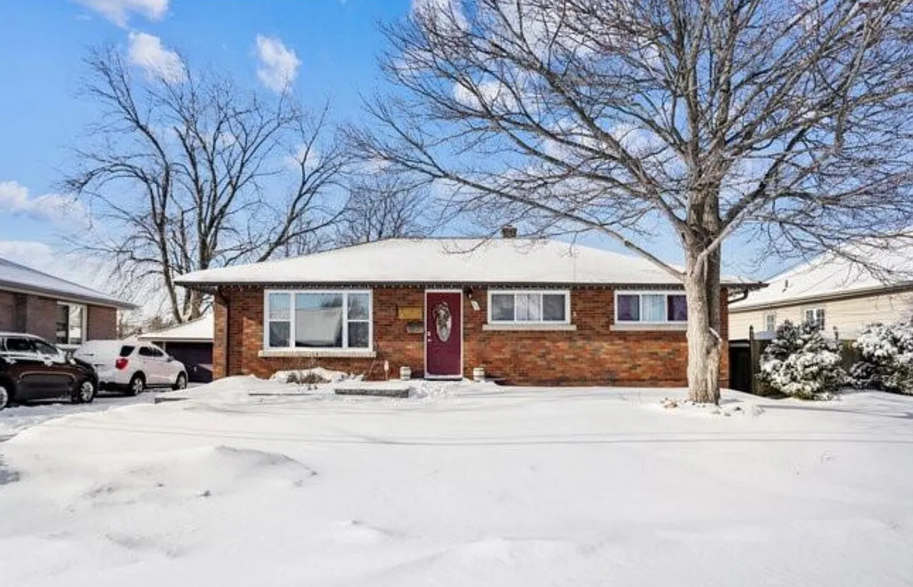 3 bed, 1000 sqft, $2,170 — Photo 1