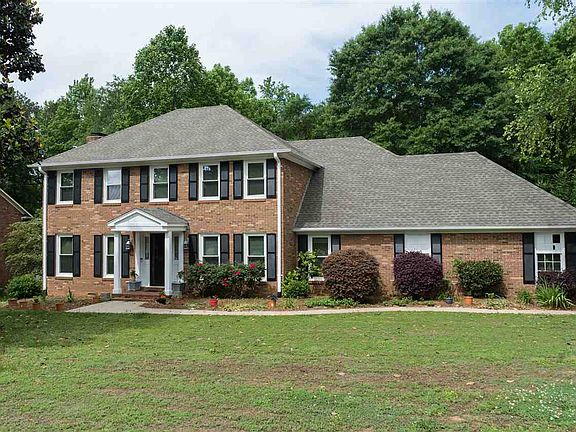4th image of 202 Thornhill Dr