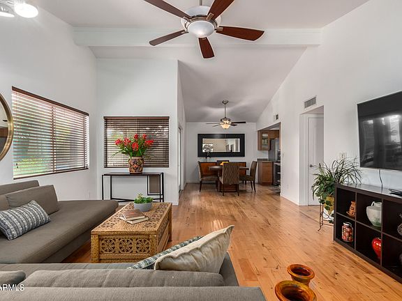 2nd image of 2257 E Flossmoor Cir