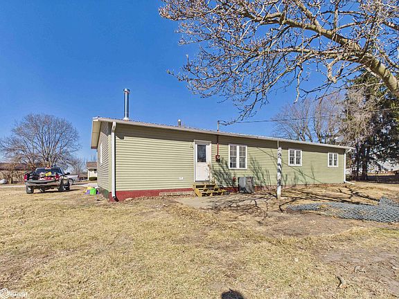 3rd image of 13988 Elm St