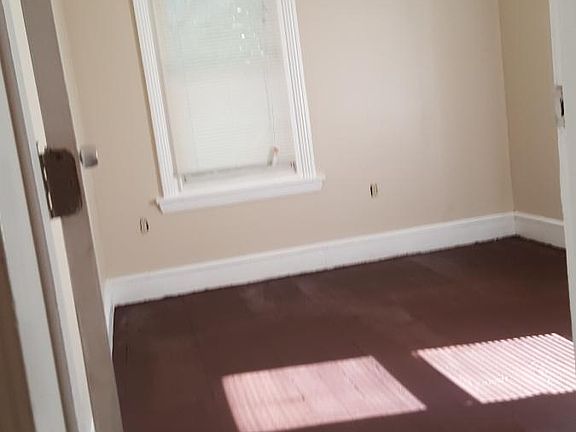 Back bed room w closet