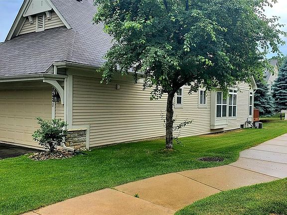 3rd image of 8221 Sequoia Ln