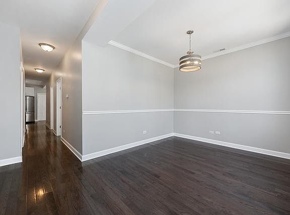3rd image of 1733 N Artesian Ave APT 2