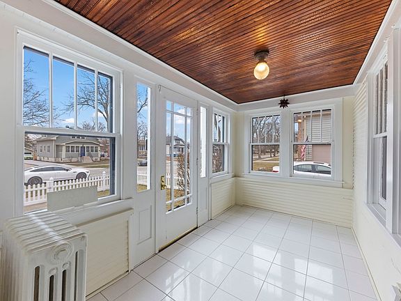 3rd image of 312 S Maple St