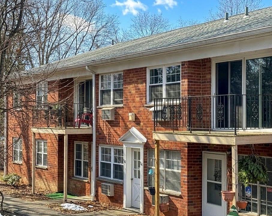 1st image of 6 Colonial Road #80