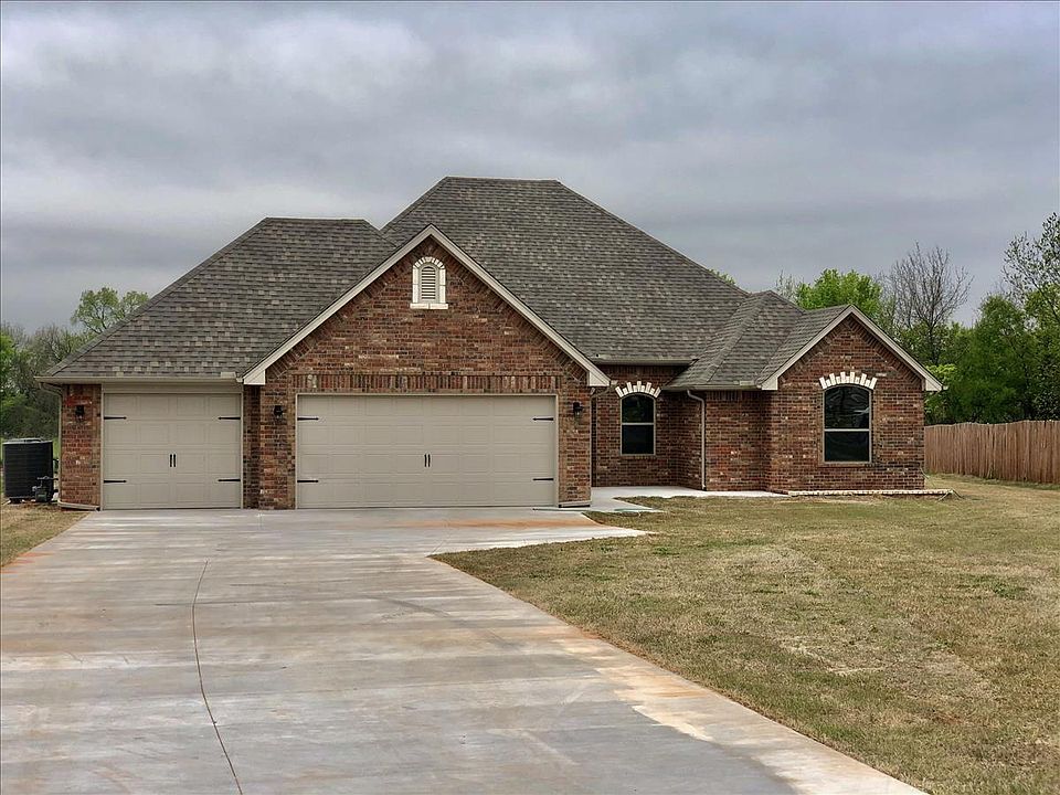 1st image of 1540 Savannah Cir