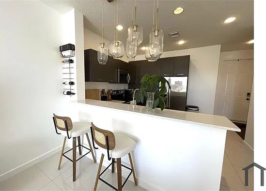 2 bed, 1120 sqft, $3,250 — Photo 2