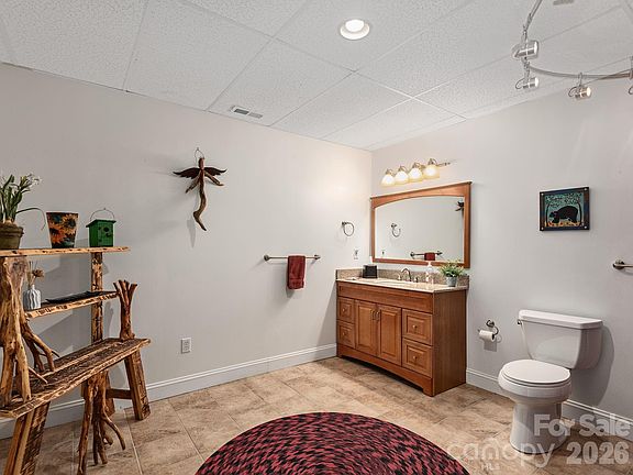 27th image of 420 Chimney Rock Dr