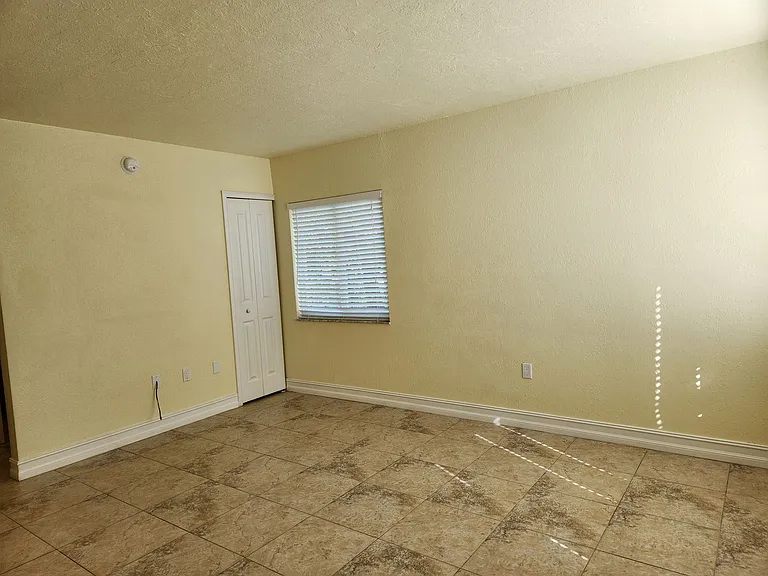 3155 Royalston Ave #201 — Photo 7
