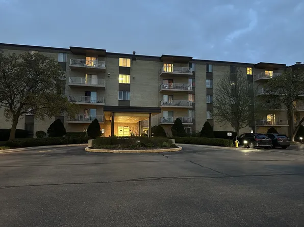 110 W Butterfield Rd APT 402S, Elmhurst, IL 60126