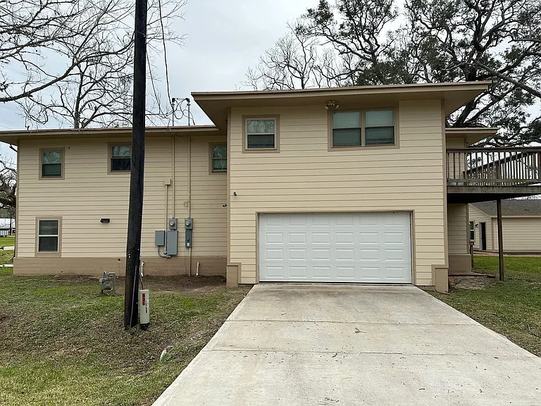631 Live Oak Dr — Photo 11