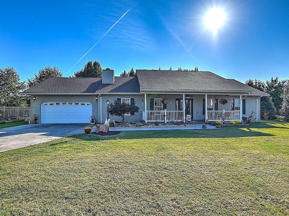 1st image of 132 Barefoot Landing Dr
