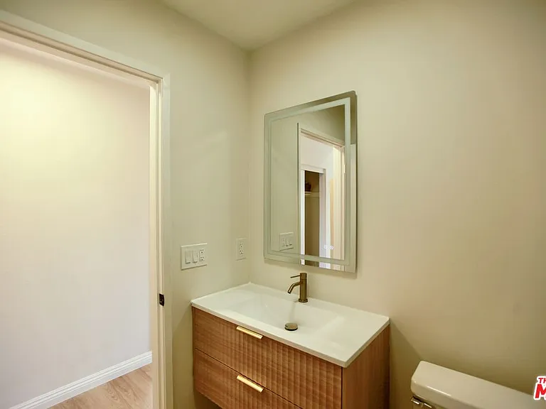 833 S Orange Grove Ave #5 — Photo 8