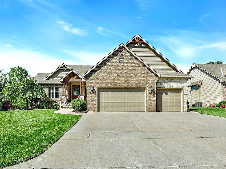 1st image of 1025 E Lakecrest Dr