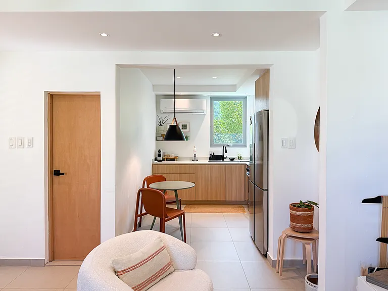 653 Calle La Plz — Photo 4