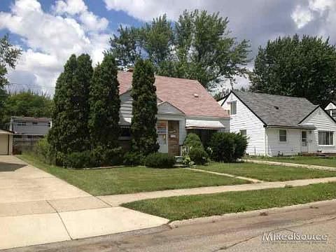 3rd image of 25585 Mackinac St