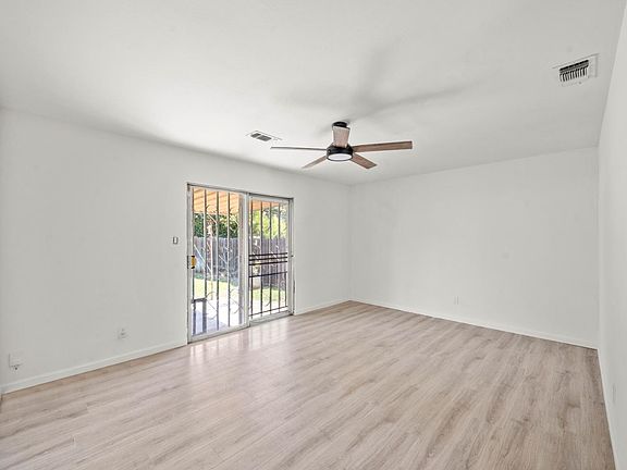 5th image of 3255 Laurelhurst Dr