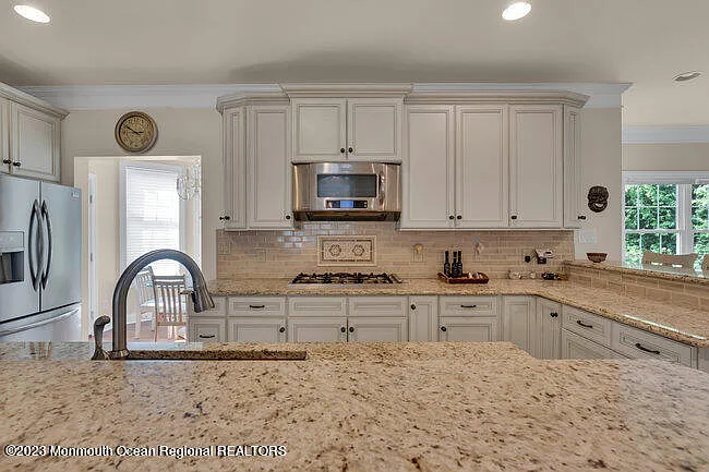 42 Pitney Ave — Photo 17