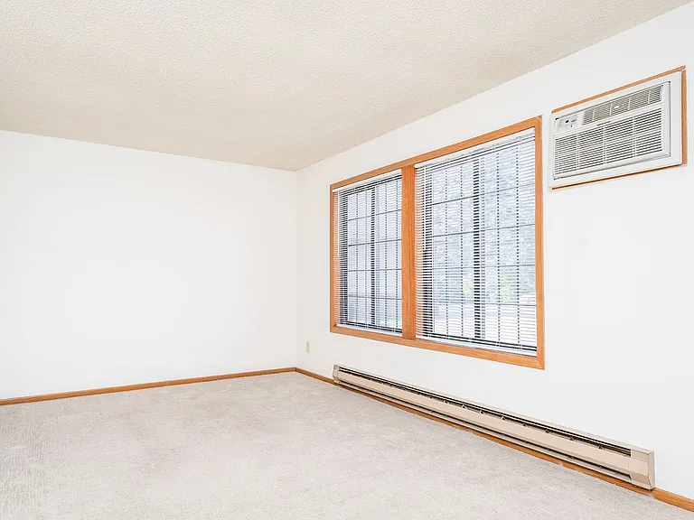 Woodcrest Townhomes — Photo 22