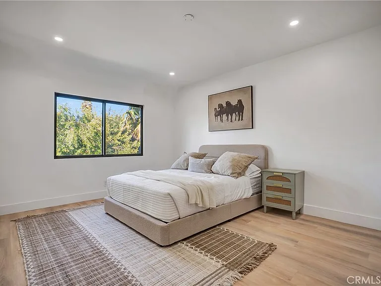 1145 S Longwood Ave — Photo 47