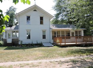 54562 River Rd, Three Rivers, MI 49093