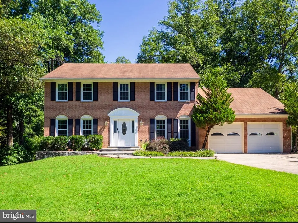 9614 Locust Hill Dr