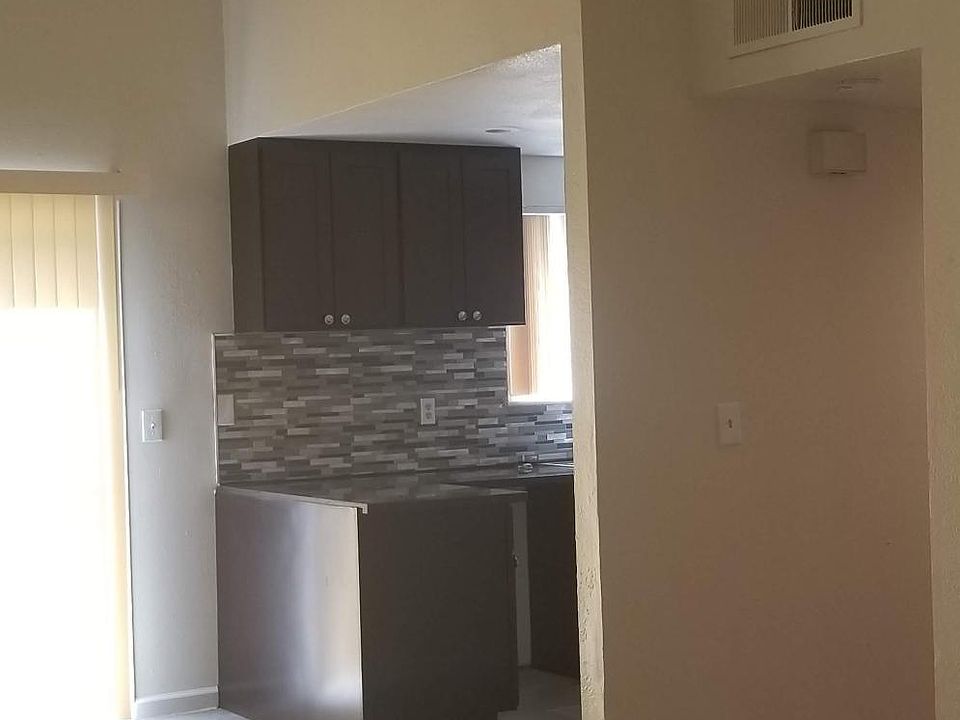 1st image of 2945 Whittier Ct