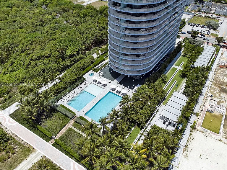 8701 Collins Ave #304 — Photo 41