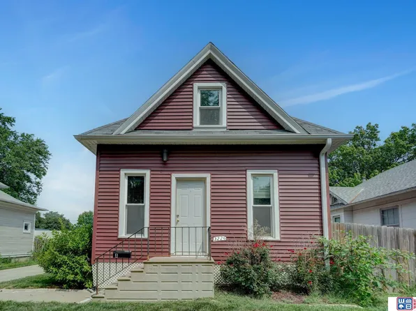 3226 Orchard St, Lincoln, NE 68503