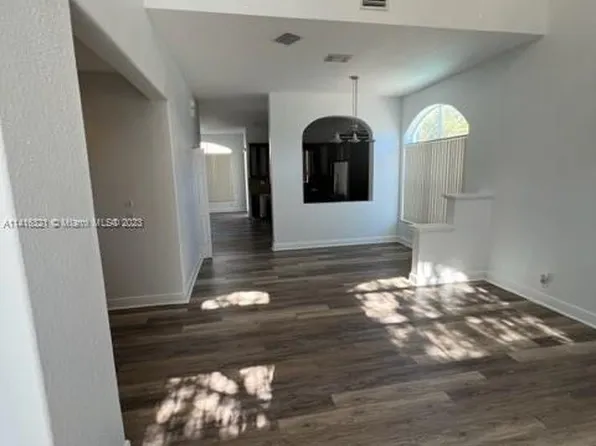 3705 SW 50th St, Fort Lauderdale, FL 33312