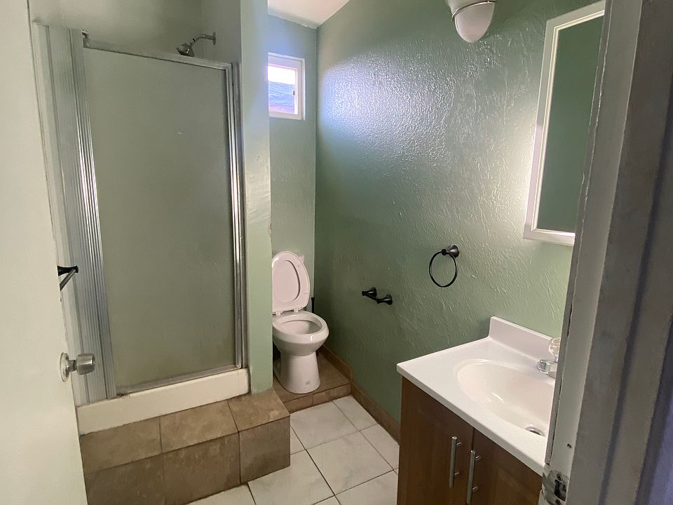 2nd image of 1149 E 61st St
