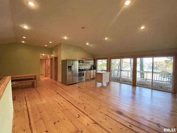 2nd image of 1167 Lakeshore Dr N