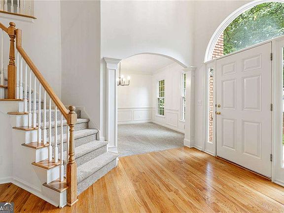 2nd image of 3005 Dogwood Hollow Ln