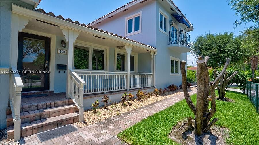 1st image of 500 SW 51st Ct #1