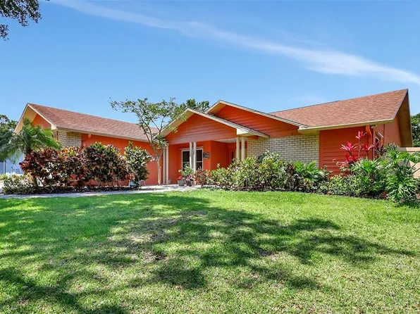 3122 Lake Valencia Ln E, Palm Harbor, FL 34684