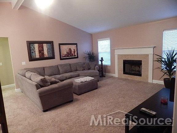 3rd image of 28624 Iris Dr